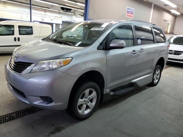 2014 Toyota Sienna LE