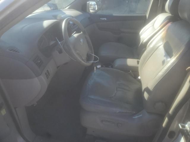 2004 Toyota Sienna XLE