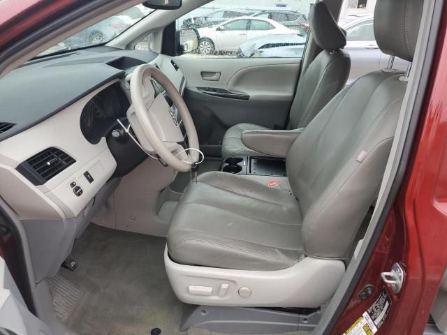 2013 Toyota Sienna LE