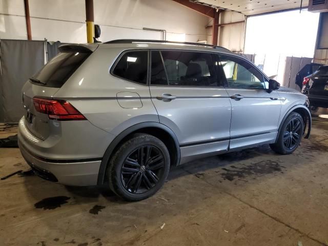 2022 Volkswagen Tiguan SE R-LINE Black