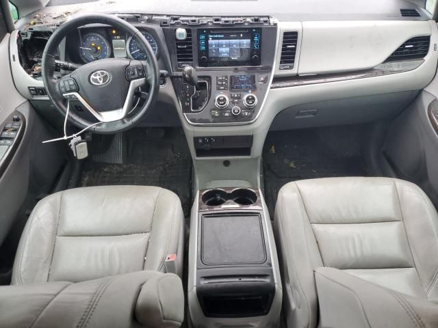 2016 Toyota Sienna XLE