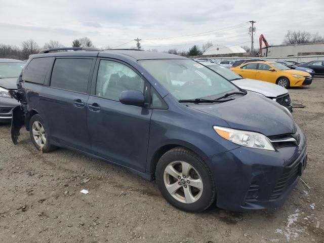 2019 Toyota Sienna LE