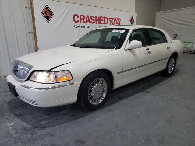 2006 Lincoln Town Car Signature Limited