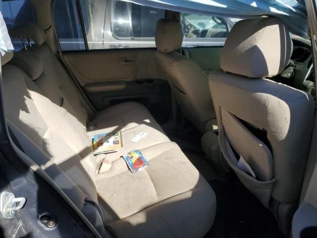 2004 Toyota Highlander Base