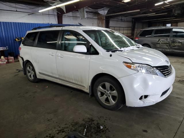 2014 Toyota Sienna LE