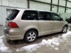 2009 Volkswagen Routan SE