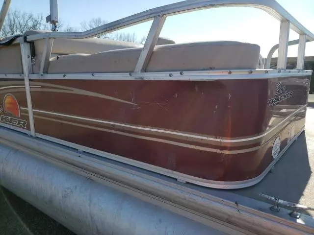 2014 Suntracker Partybarge