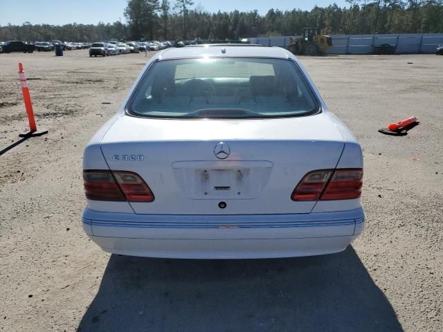 2001 Mercedes-Benz E 320