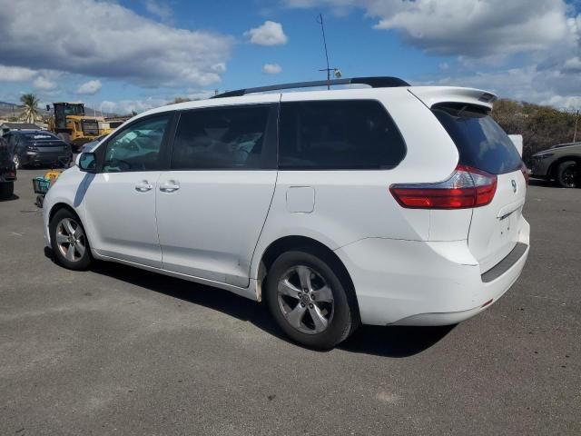 2017 Toyota Sienna LE