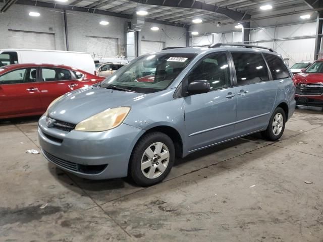 2004 Toyota Sienna CE