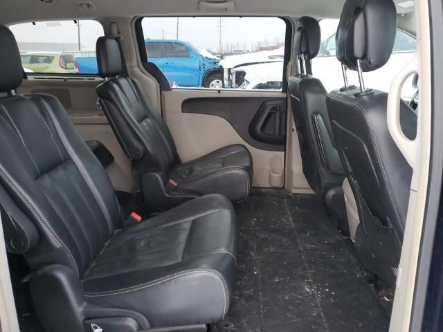 2013 Chrysler Town & Country Touring