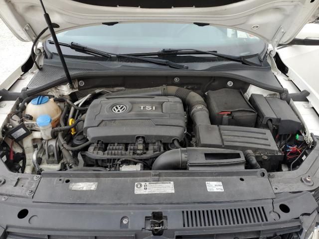 2014 Volkswagen Passat SE