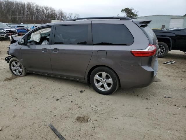 2017 Toyota Sienna LE