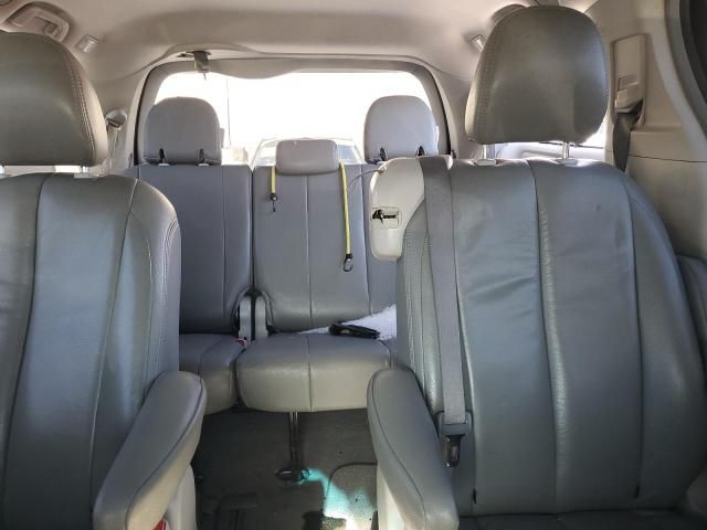 2011 Toyota Sienna LE