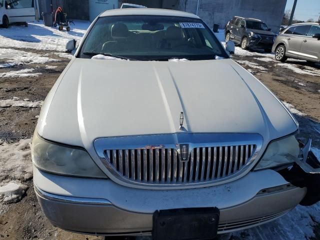 2004 Lincoln Town Car Executive