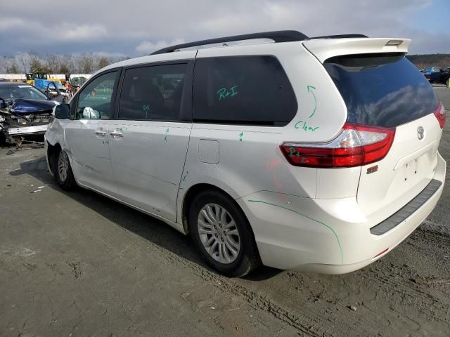 2017 Toyota Sienna XLE