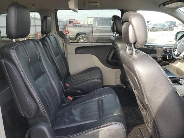 2015 Chrysler Town & Country Touring L