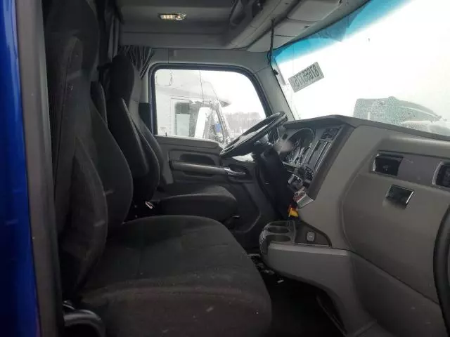 2019 Kenworth Construction T680