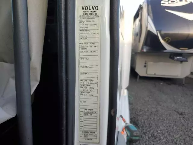 2011 Volvo VN VNL