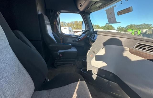 2019 Freightliner Cascadia 126