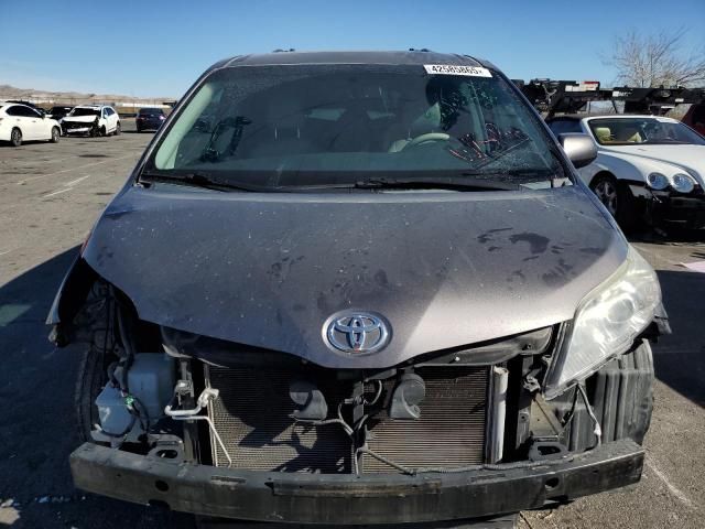 2013 Toyota Sienna XLE