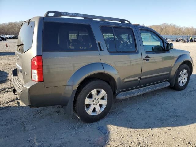 2005 Nissan Pathfinder LE