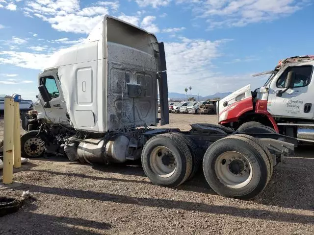 2014 Freightliner Cascadia 125