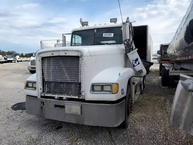 2000 Freightliner Conventional FLD120