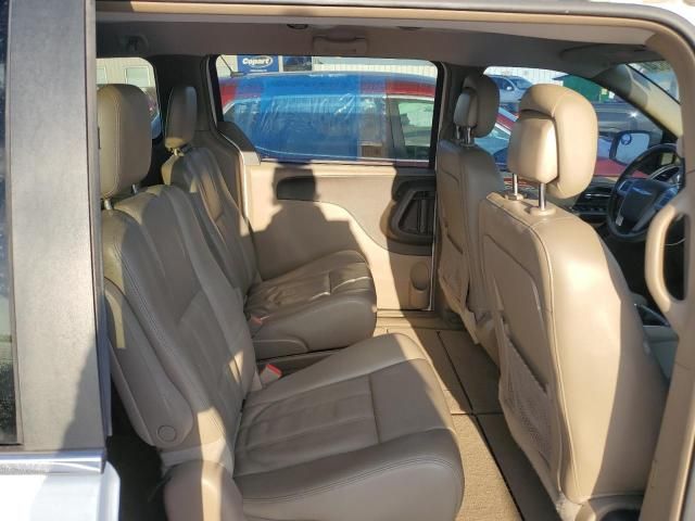 2013 Chrysler Town & Country Touring