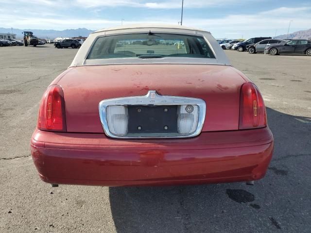 1998 Lincoln Town Car Signature