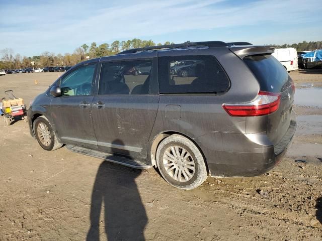 2017 Toyota Sienna XLE