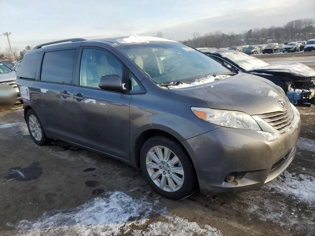 2016 Toyota Sienna LE