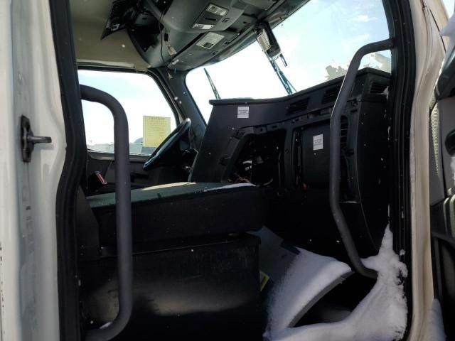 2018 Freightliner Cascadia 126