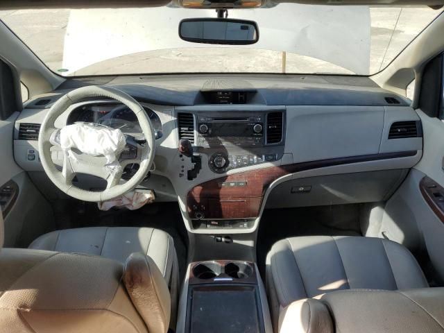 2011 Toyota Sienna XLE