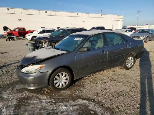 2005 Toyota Camry LE