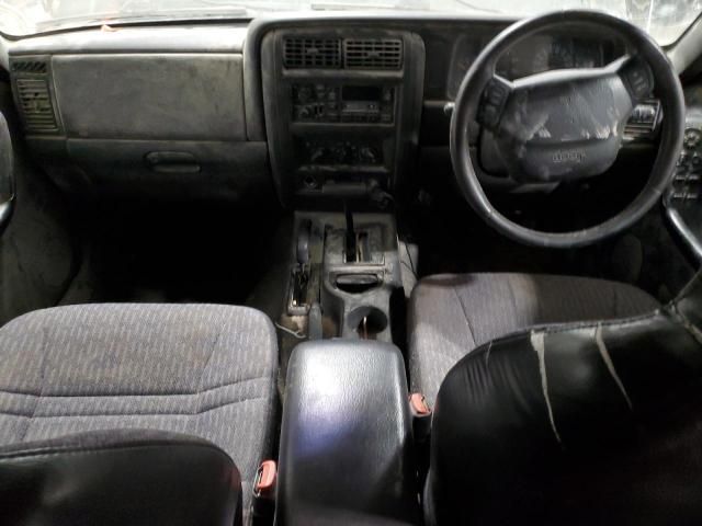 2000 Jeep Cherokee SE