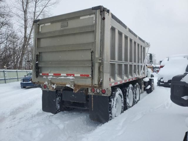 2015 Freightliner 114SD