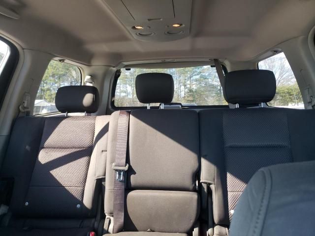 2004 Nissan Armada SE