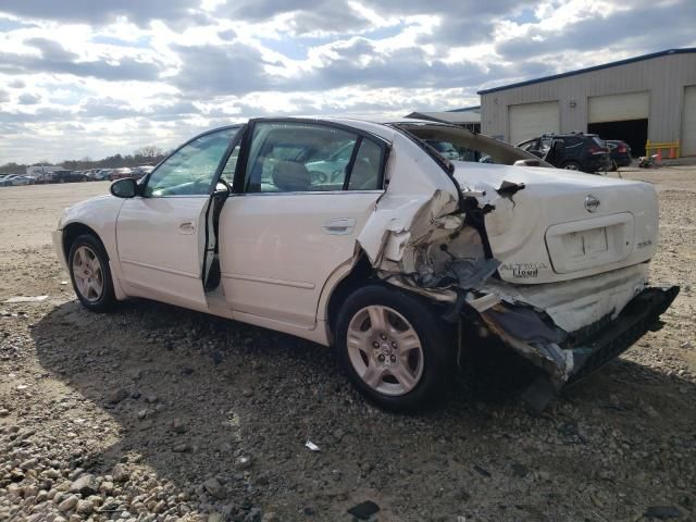 2004 Nissan Altima Base