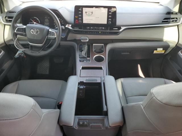 2023 Toyota Sienna XLE