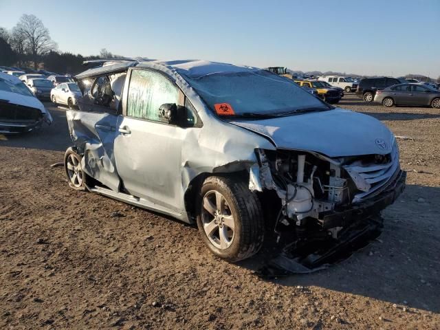 2015 Toyota Sienna LE