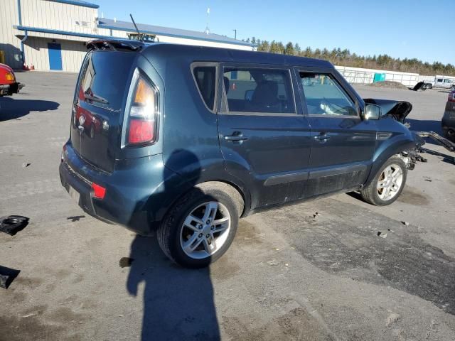 2011 KIA Soul +