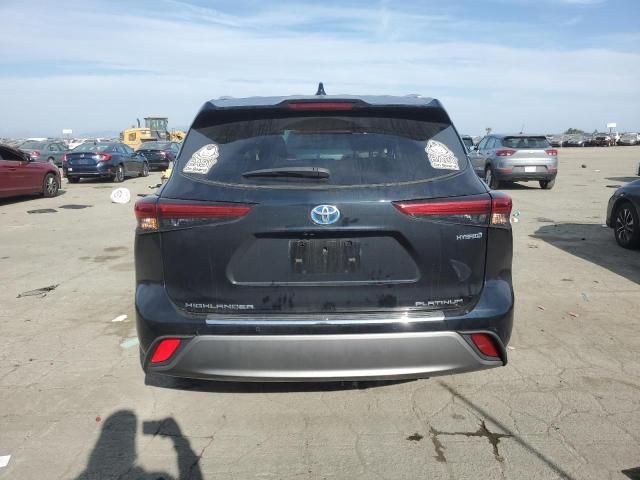 2022 Toyota Highlander Hybrid Platinum