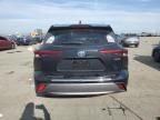 2022 Toyota Highlander Hybrid Platinum