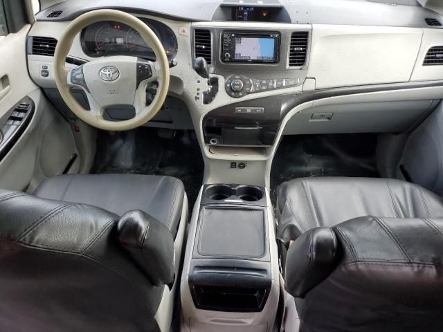 2014 Toyota Sienna LE