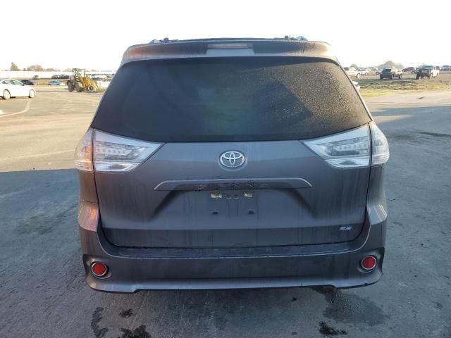 2013 Toyota Sienna Sport