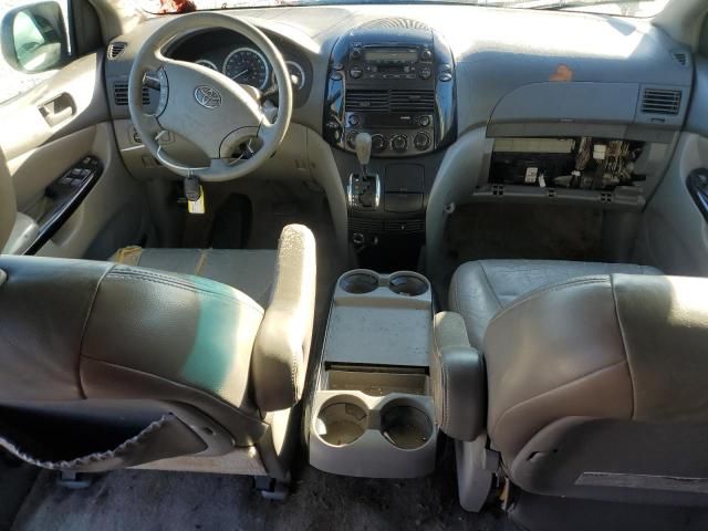 2005 Toyota Sienna CE