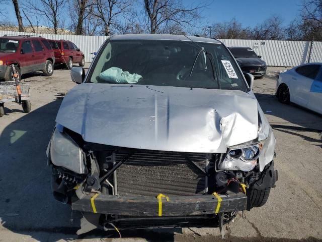 2011 Chrysler Town & Country Touring