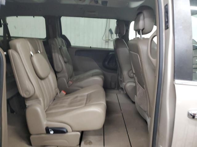 2012 Chrysler Town & Country Touring L