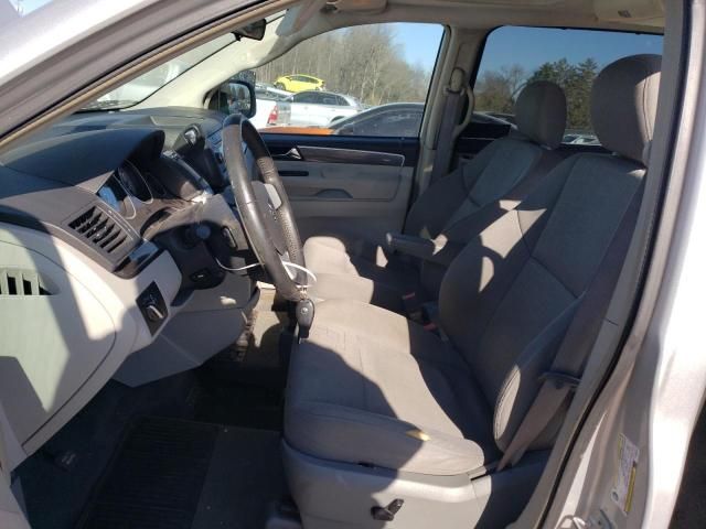 2009 Volkswagen Routan SE